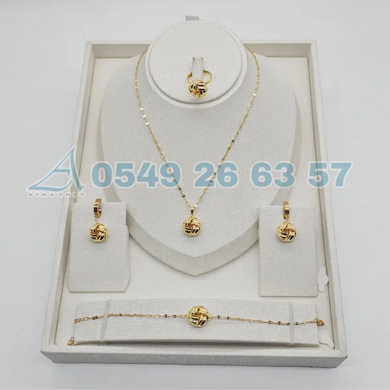 طقم عقدة الحب